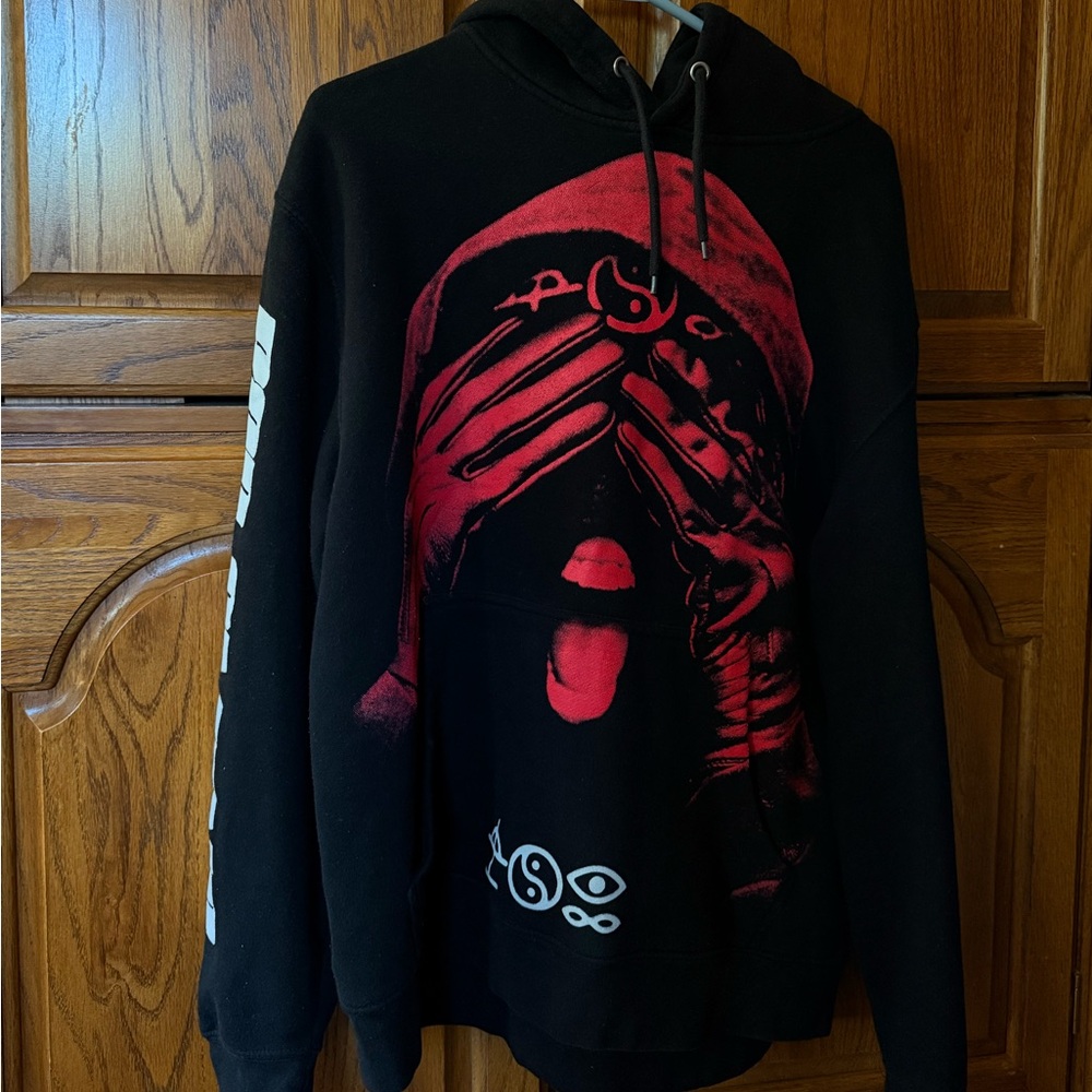 BAD OMENS HOODIE (LIMITED EDITION) LARGE